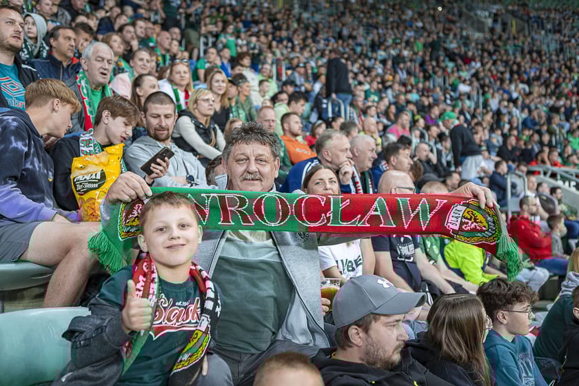 Kibice na meczu Śląska Wrocław z Cracovią na Tarczyński Arenie