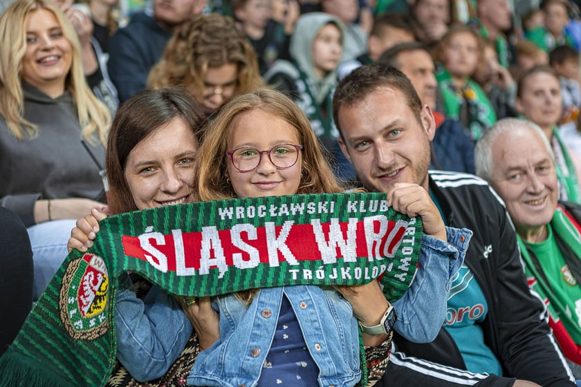 Kibice na meczu Śląska Wrocław z Cracovią na Tarczyński Arenie