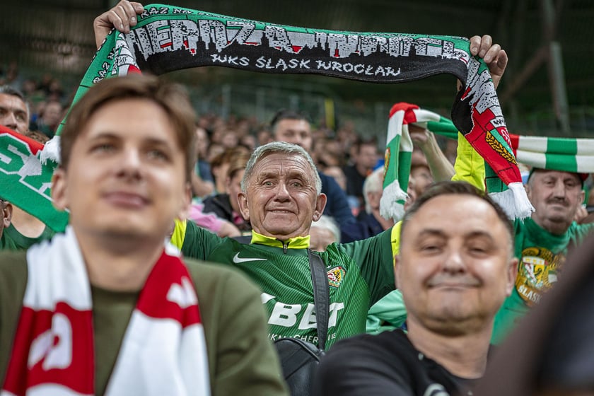 Kibice na meczu Śląska Wrocław z Cracovią na Tarczyński Arenie