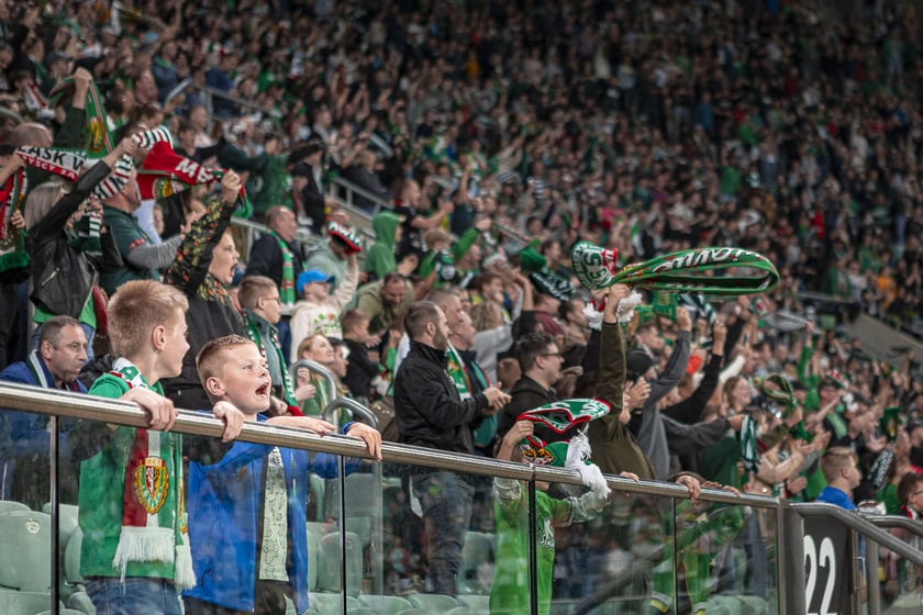 Kibice na meczu Śląska Wrocław z Cracovią na Tarczyński Arenie