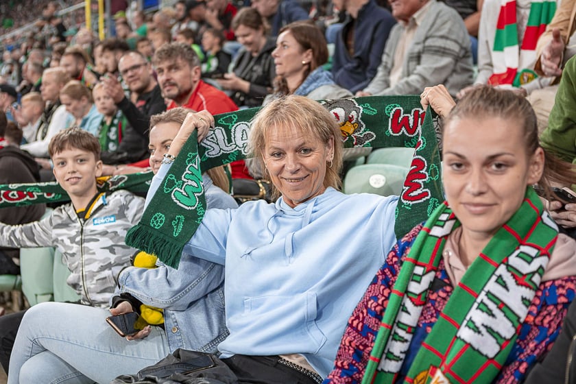 Kibice na meczu Śląska Wrocław z Cracovią na Tarczyński Arenie
