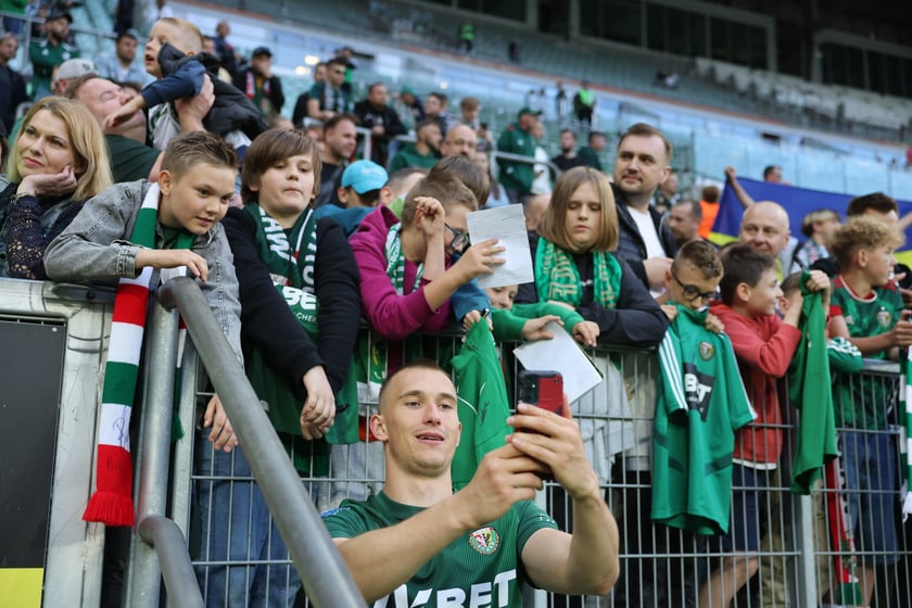 Śląsk Wrocław - Radomiak Radom. Zdjęcia kibiców oraz z meczu.