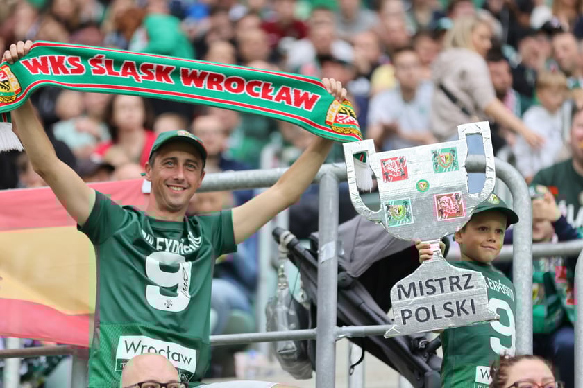 Śląsk Wrocław - Radomiak Radom. Zdjęcia kibiców oraz z meczu.