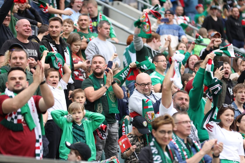 Śląsk Wrocław - Radomiak Radom. Zdjęcia kibiców oraz z meczu.