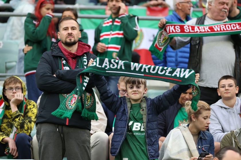 Śląsk Wrocław - Radomiak Radom. Zdjęcia kibiców oraz z meczu.