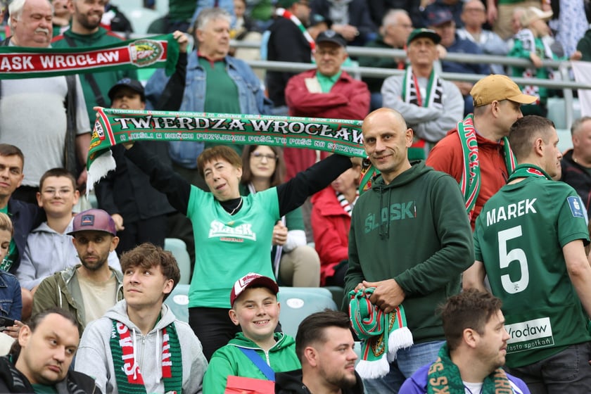 Śląsk Wrocław - Radomiak Radom. Zdjęcia kibiców oraz z meczu.