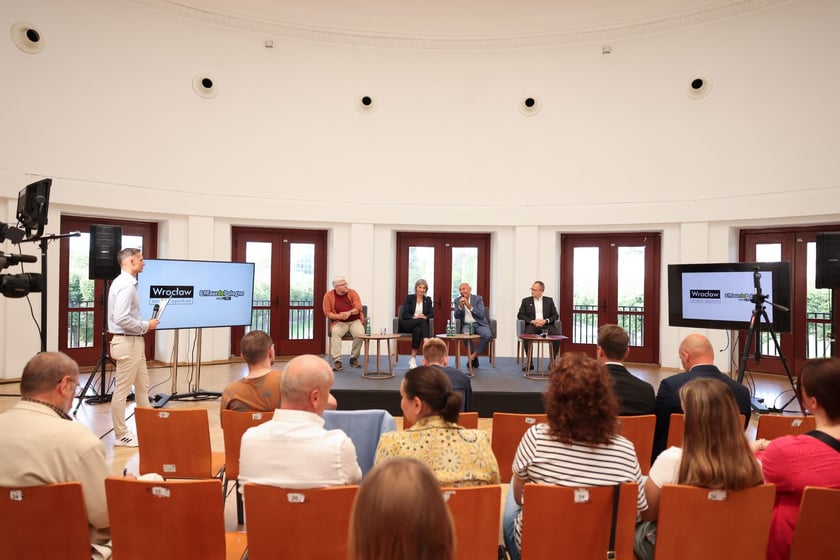 Zdjęcie z konferencji prasowej poświęconej 81. Tour de Pologne (1 sierpnia, Hala Stulecia)