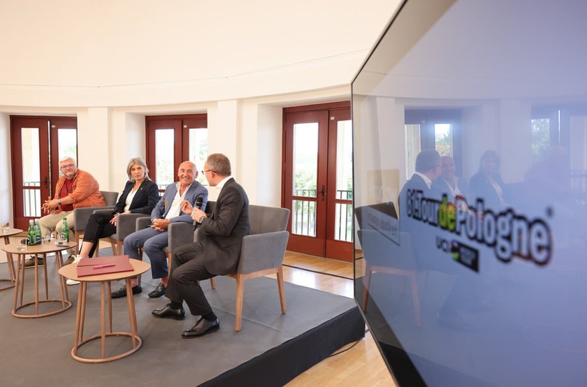 Zdjęcie z konferencji prasowej poświęconej 81. Tour de Pologne (1 sierpnia, Hala Stulecia)