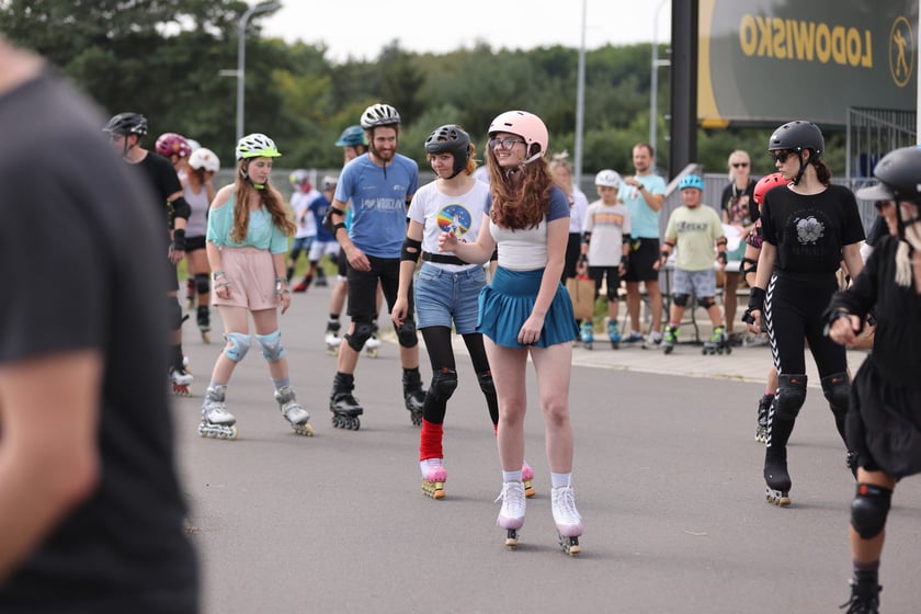 Charytatywny Drużynowy Maraton na Rolkach Tyłem - zdjęcia uczestników