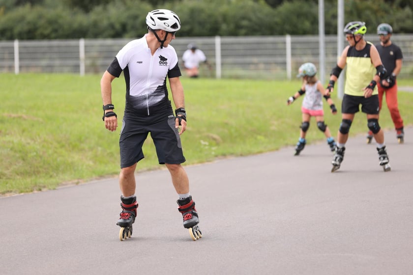 Charytatywny Drużynowy Maraton na Rolkach Tyłem - zdjęcia uczestników