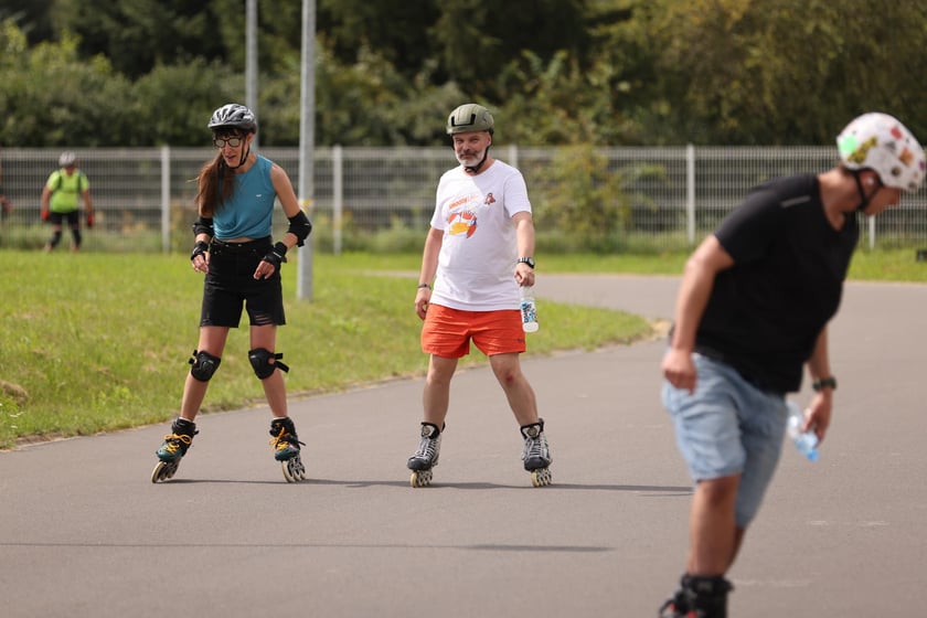 Charytatywny Drużynowy Maraton na Rolkach Tyłem - zdjęcia uczestników