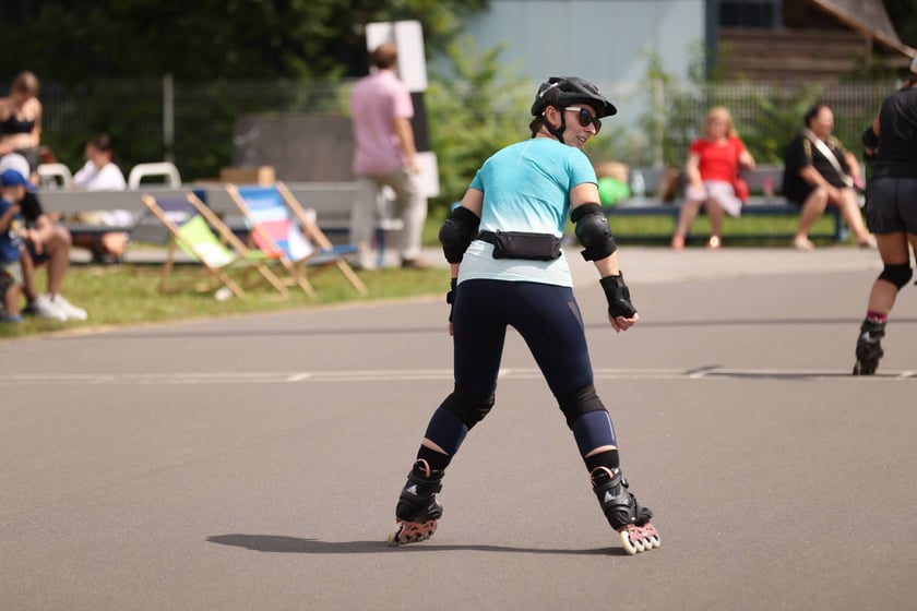 Charytatywny Drużynowy Maraton na Rolkach Tyłem - zdjęcia uczestników