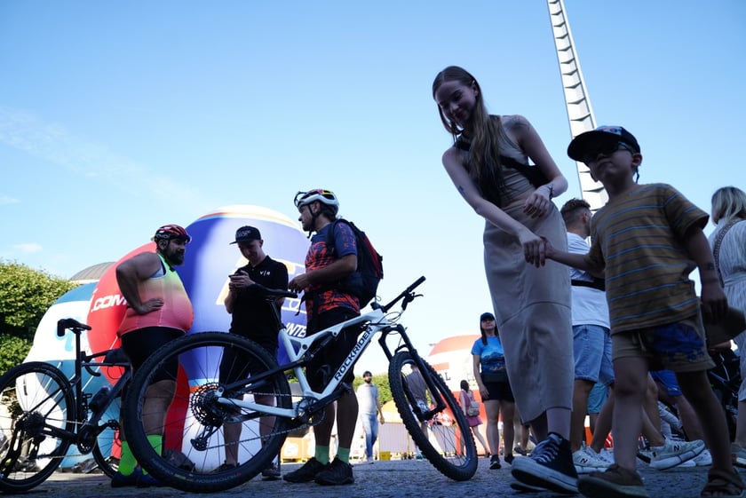Oficjalna prezentacja drużyn 81. Tour de Pologne