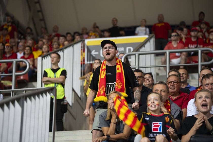 Kibice podczas meczu Betard Sparta Wrocław - GKM Grudziądz na Stadionie Olimpijskim