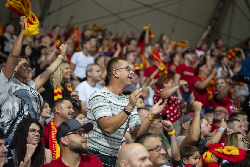 Kibice podczas meczu Betard Sparta Wrocław - GKM Grudziądz na Stadionie Olimpijskim