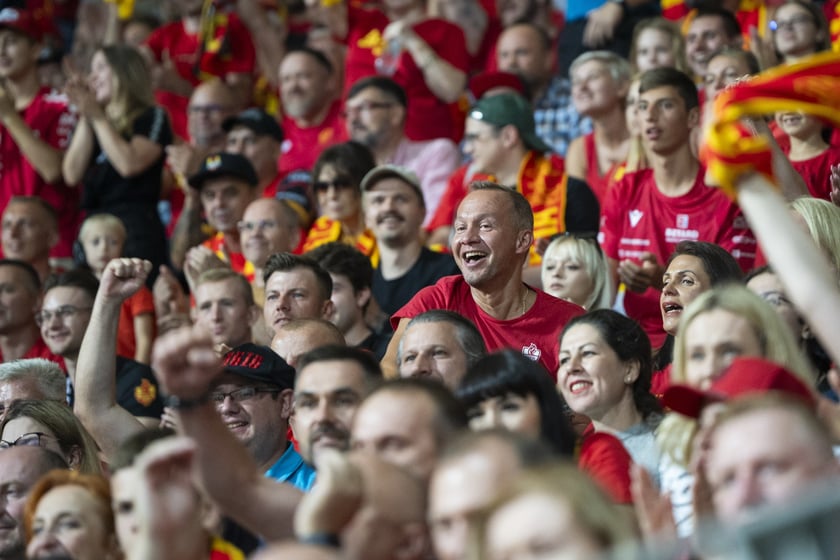 Kibice podczas meczu Betard Sparta Wrocław - GKM Grudziądz na Stadionie Olimpijskim