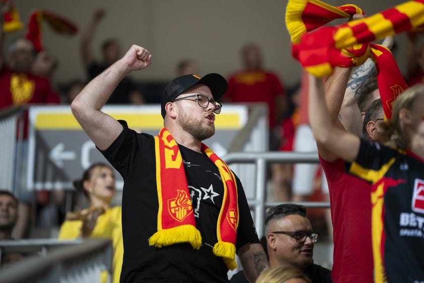 Kibice podczas meczu Betard Sparta Wrocław - GKM Grudziądz na Stadionie Olimpijskim