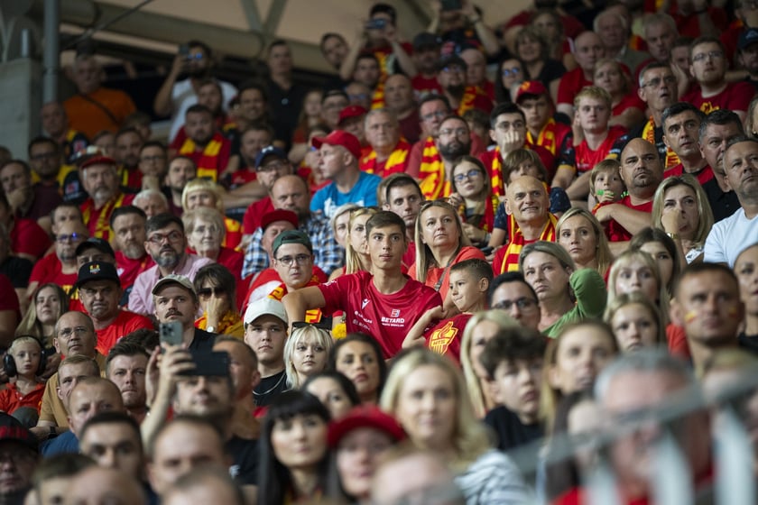 Kibice podczas meczu Betard Sparta Wrocław - GKM Grudziądz na Stadionie Olimpijskim