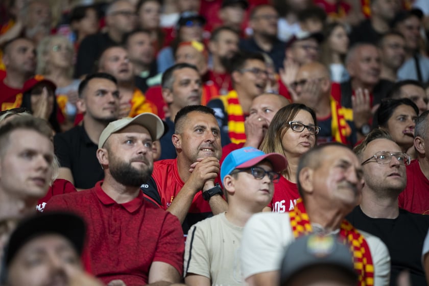 Kibice podczas meczu Betard Sparta Wrocław - GKM Grudziądz na Stadionie Olimpijskim