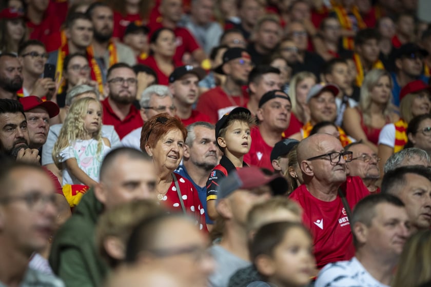 Kibice podczas meczu Betard Sparta Wrocław - GKM Grudziądz na Stadionie Olimpijskim