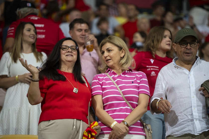 Kibice podczas meczu Betard Sparta Wrocław - GKM Grudziądz na Stadionie Olimpijskim
