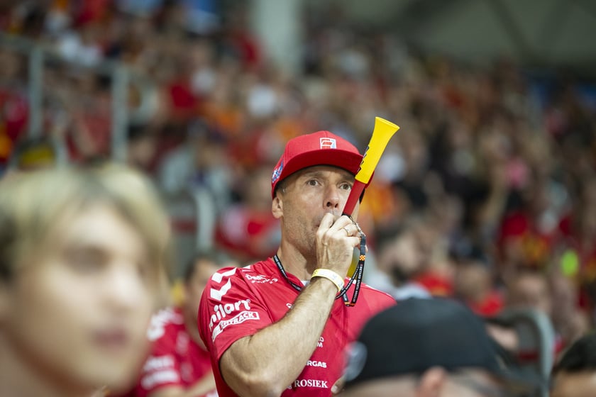 Kibice podczas meczu Betard Sparta Wrocław - GKM Grudziądz na Stadionie Olimpijskim