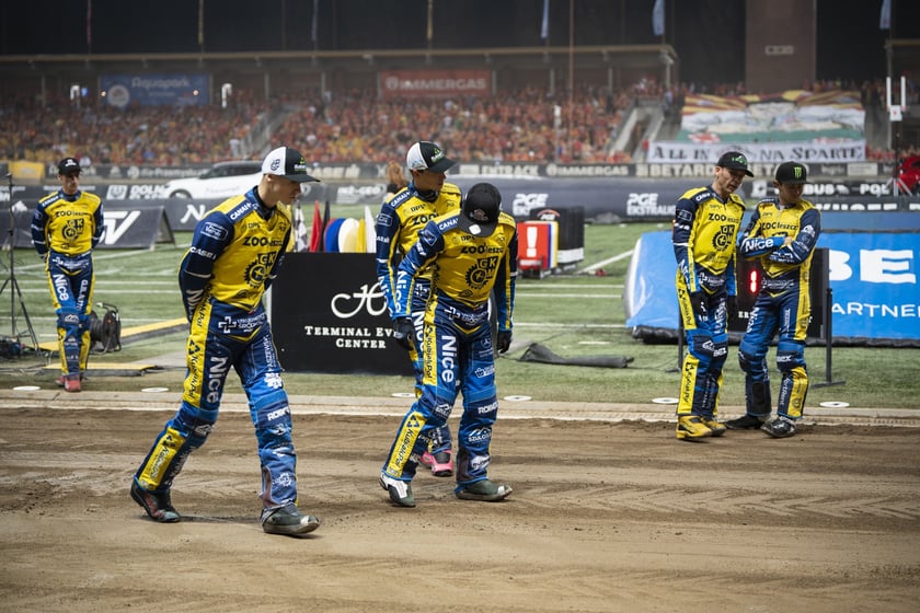 Kibice podczas meczu Betard Sparta Wrocław - GKM Grudziądz na Stadionie Olimpijskim