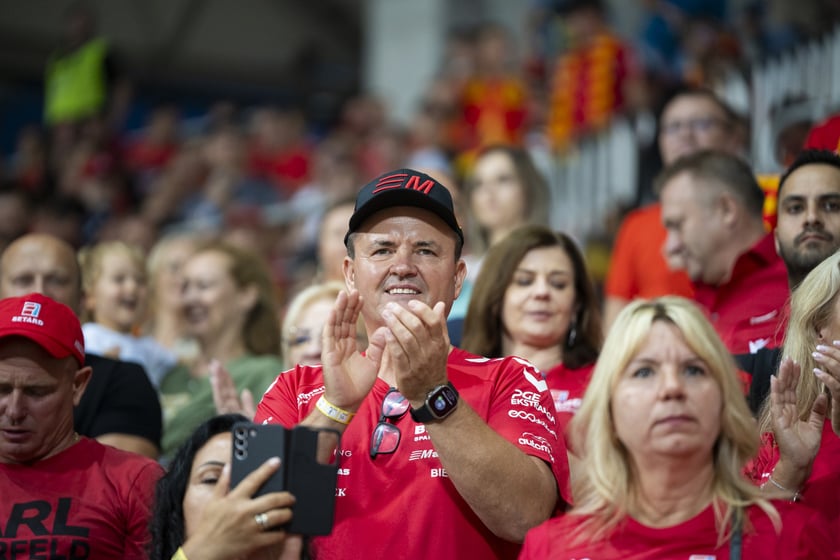 Kibice podczas meczu Betard Sparta Wrocław - GKM Grudziądz na Stadionie Olimpijskim