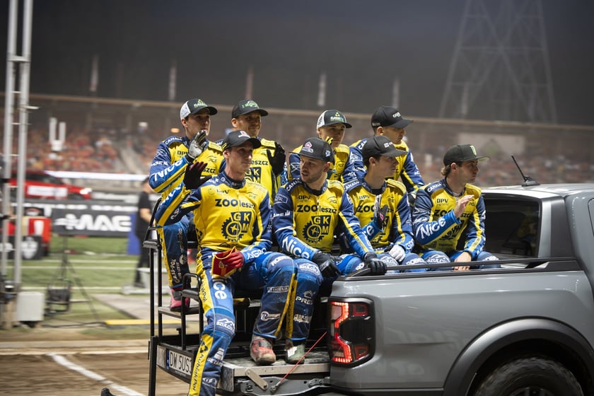 Kibice podczas meczu Betard Sparta Wrocław - GKM Grudziądz na Stadionie Olimpijskim