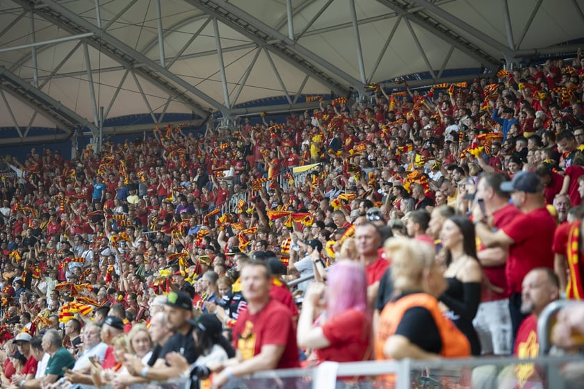 Kibice podczas meczu Betard Sparta Wrocław - GKM Grudziądz na Stadionie Olimpijskim