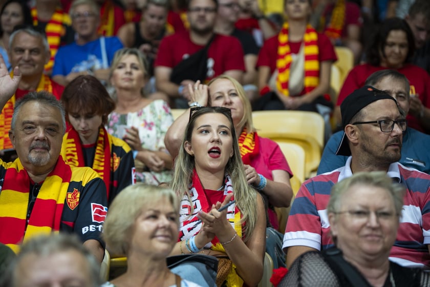 Kibice podczas meczu Betard Sparta Wrocław - GKM Grudziądz na Stadionie Olimpijskim
