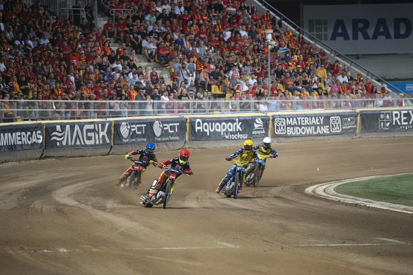 Kibice podczas meczu Betard Sparta Wrocław - GKM Grudziądz na Stadionie Olimpijskim