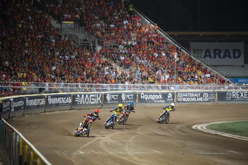 Kibice podczas meczu Betard Sparta Wrocław - GKM Grudziądz na Stadionie Olimpijskim