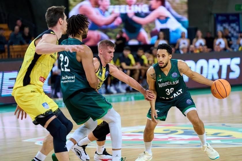 Zdjęcia z meczu Śląska - Falco, 2 października 2024, Hala Stulecia