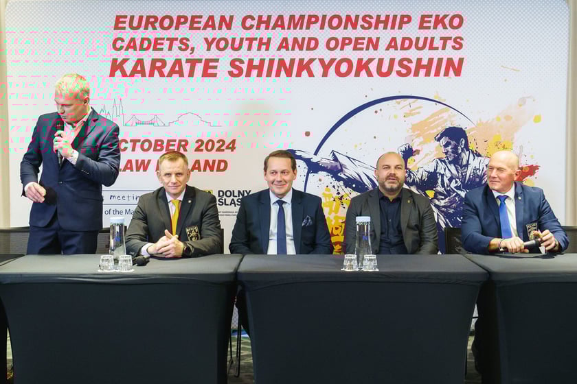 Zdjęcia z konferencji przed ME w karate shinkyokushin