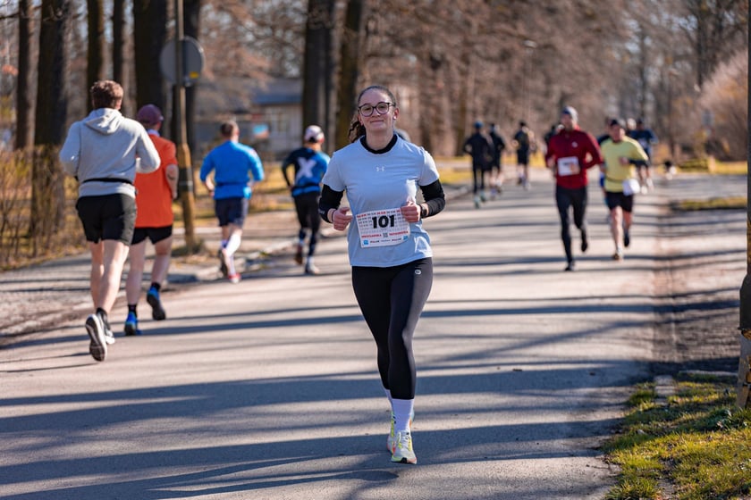 Wrocławska Trzydziestka - zdjęcia uczestników biegu na Stadionie Olimpijskim - 16 marca 2025 r.