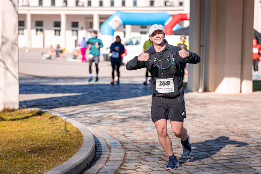 Wrocławska Trzydziestka - zdjęcia uczestników biegu na Stadionie Olimpijskim - 16 marca 2025 r.
