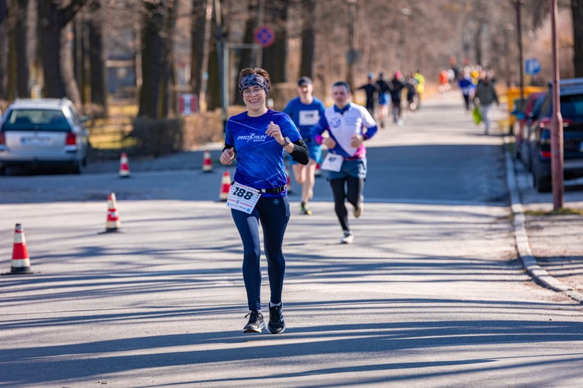 Wrocławska Trzydziestka - zdjęcia uczestników biegu na Stadionie Olimpijskim - 16 marca 2025 r.