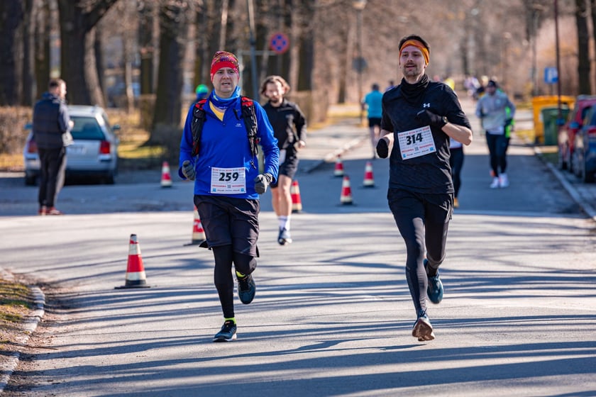 Wrocławska Trzydziestka - zdjęcia uczestników biegu na Stadionie Olimpijskim - 16 marca 2025 r.