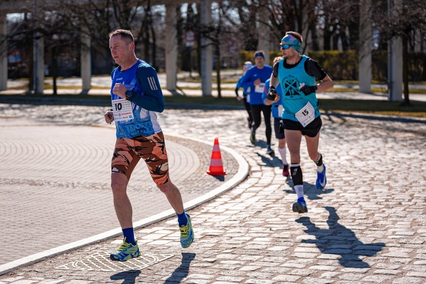 Wrocławska Trzydziestka - zdjęcia uczestników biegu na Stadionie Olimpijskim - 16 marca 2025 r.