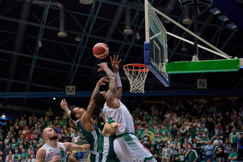 Śląsk Wrocław wygrał z Zastalem w Orbicie. Zdjęcia kibic&oacute;w