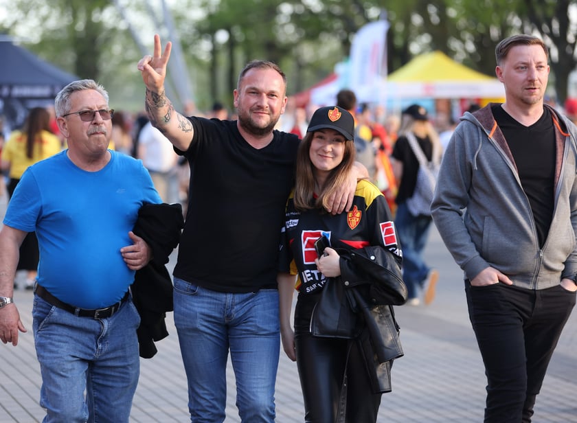 Mecz Sparta - Falubaz. Inauguracja sezonu PGE Ekstraligi we Wrocławiu