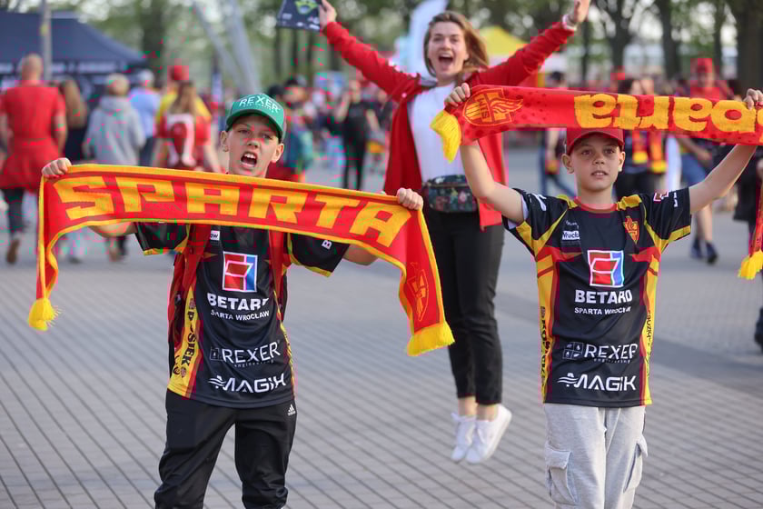 Mecz Sparta - Falubaz. Inauguracja sezonu PGE Ekstraligi we Wrocławiu