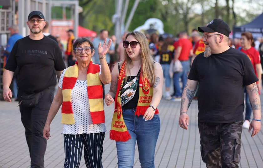 Mecz Sparta - Falubaz. Inauguracja sezonu PGE Ekstraligi we Wrocławiu