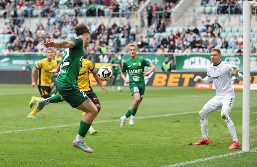 Na zdjęciach mecz Śląska Wrocław z GKS Katowice na Tarczyński Arenie w sobotę 19 kwietnia