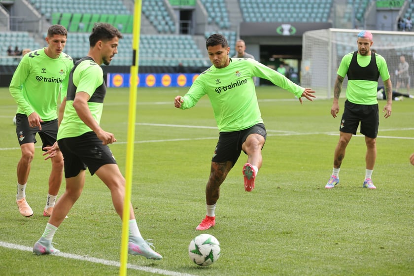 Trening Betisu na stadionie we Wrocławiu przed finałem z Chelsea, 27 maja