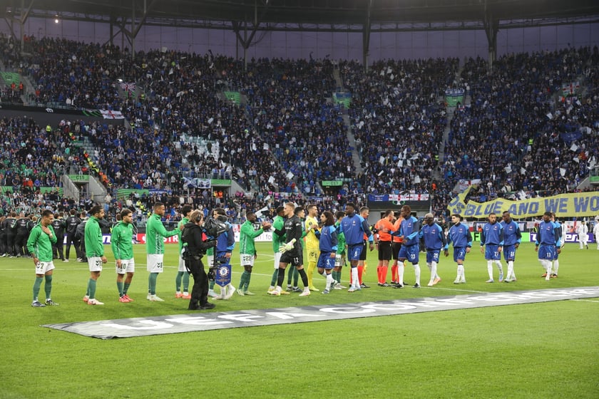 Finał Ligi Konferencji we Wrocławiu - piłkarze Chelsea i Realu Betis podczas meczu
