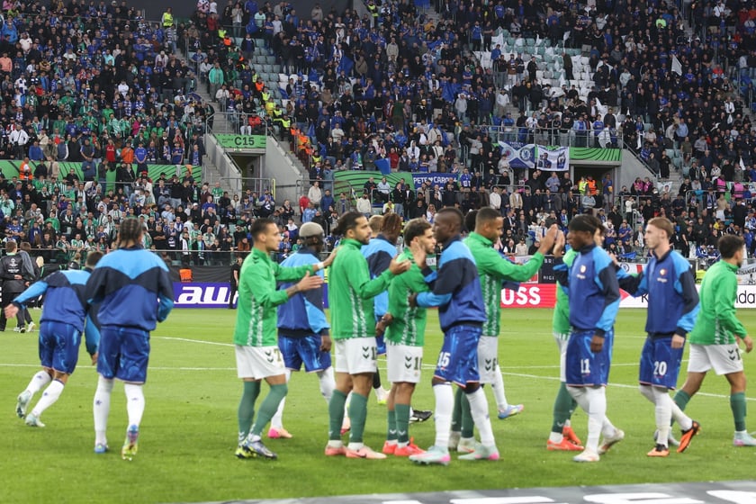 Finał Ligi Konferencji we Wrocławiu - piłkarze Chelsea i Realu Betis podczas meczu
