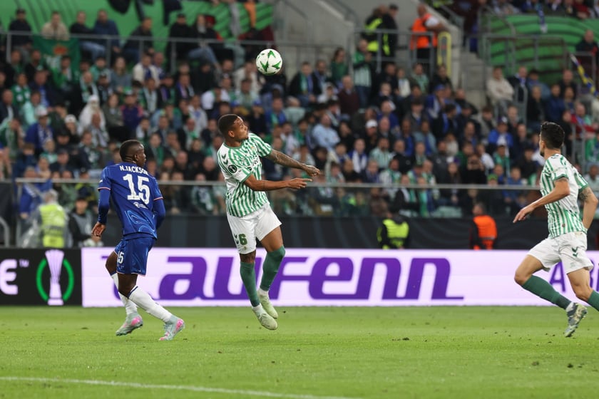 Finał Ligi Konferencji we Wrocławiu - piłkarze Chelsea i Realu Betis podczas meczu
