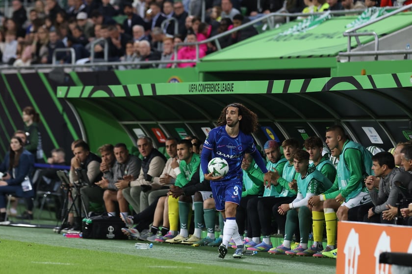 Finał Ligi Konferencji we Wrocławiu - piłkarze Chelsea i Realu Betis podczas meczu
